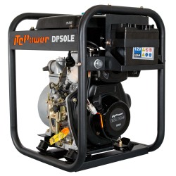 Retire a água da sua piscina. A motobomba a diesel para águas limpas ITCPower irá retirar a água a 30 m3/h, com a sua mangueira