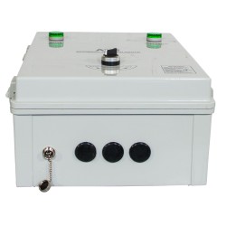 O comutador automático é utilizado para mudar da fonte de energia primária (a rede local) para a fonte secundária: um gerador.